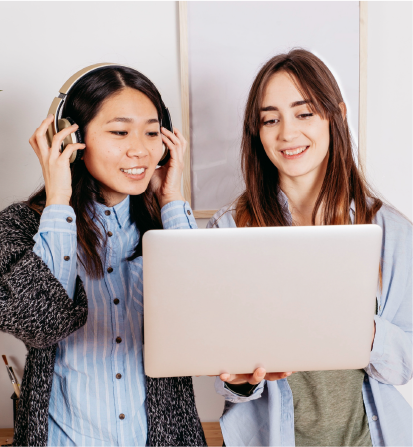 Digital marketing consultancy experts analyzing Facebook ads and LinkedIn ads performance.